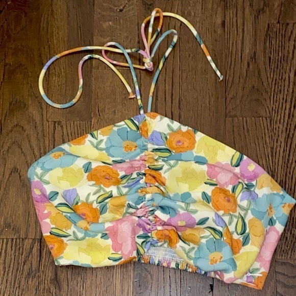 Zara Floral Halter Tie top - Picture 3 of 8